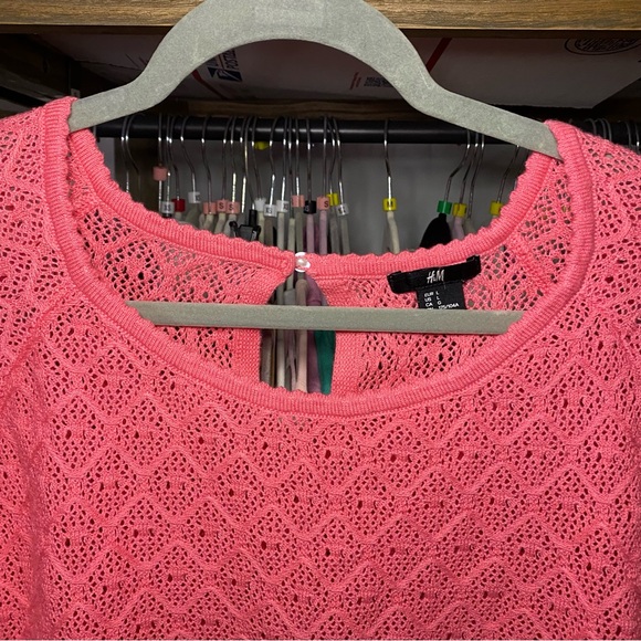 🌸 H&M PINK KNIT CAPRI SLEEVE POINTELLE STYLE LOOSE FIT SWEATER! - Picture 10 of 15